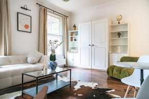 A Modern Luxury Studio